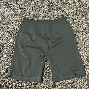 Aurola Gym Shorts size small